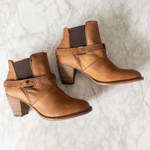 NEW Steve Madden Spunkk Cognac Leather Ankle Boots, Brown Booties, Size 6.5